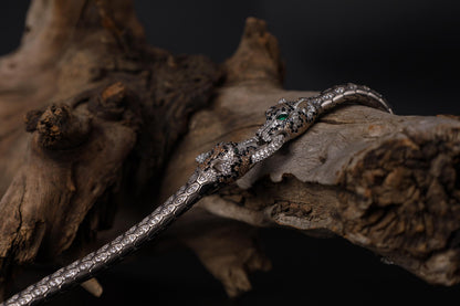 Silver Panther bracelet for men, sterling silver panther bracelet, panther head jewelry, luxury animal bracelet, men's statement bracelet, and handcrafted bold accessory designed for those who appreciate strength, confidence, and timeless craftsmanship. This striking bracelet features detailed panther heads connected by an intricately textured band, creating a commanding design inspired by the elegance, agility, and dominance of one of nature