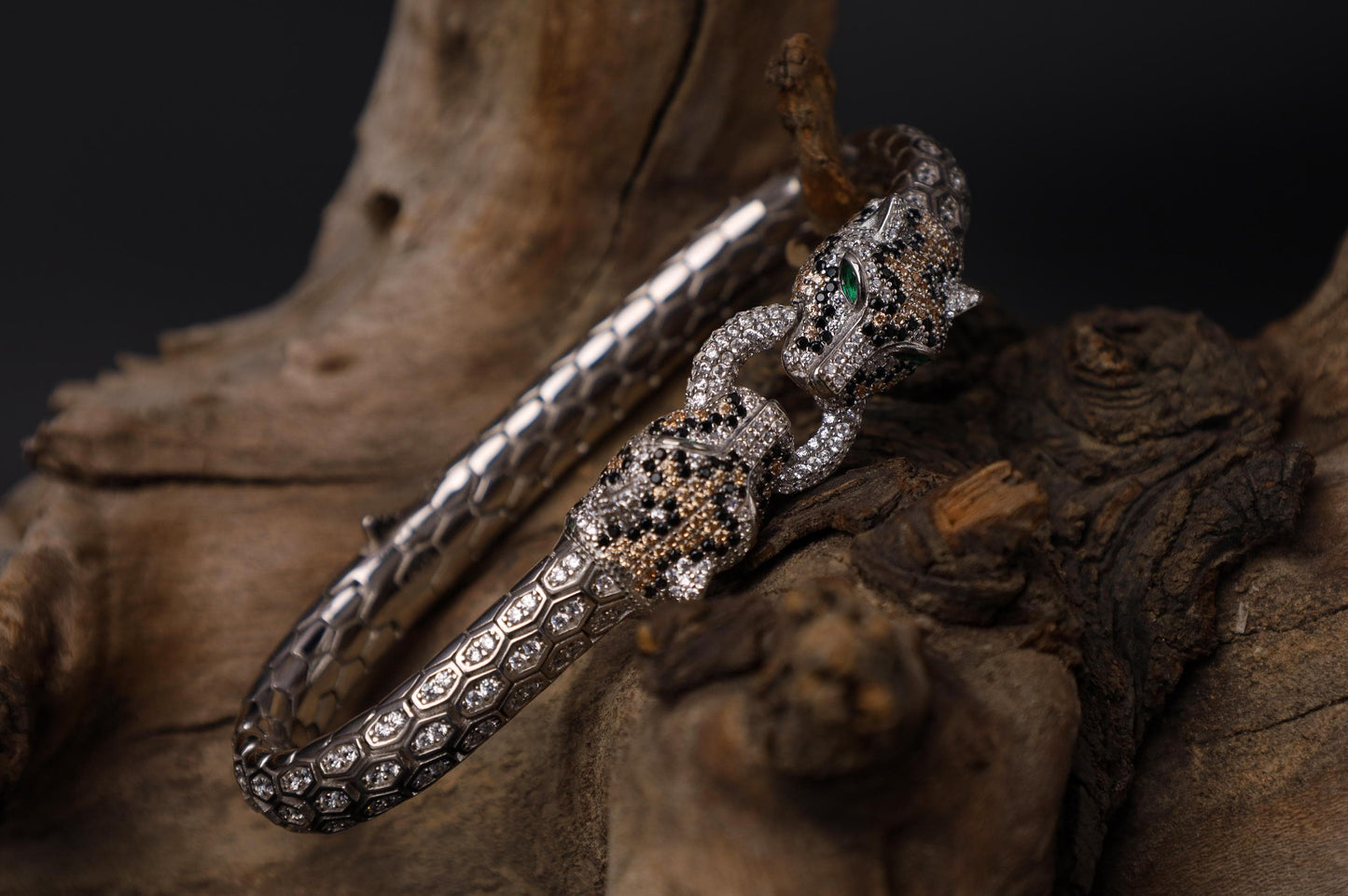 Silver Panther bracelet for men, sterling silver panther bracelet, panther head jewelry, luxury animal bracelet, men's statement bracelet, and handcrafted bold accessory designed for those who appreciate strength, confidence, and timeless craftsmanship. This striking bracelet features detailed panther heads connected by an intricately textured band, creating a commanding design inspired by the elegance, agility, and dominance of one of nature