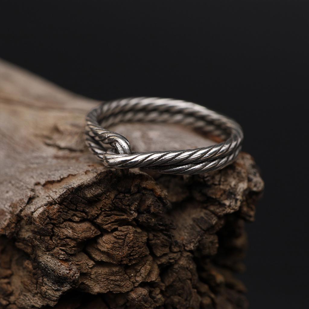 Twisted rope ring, rope band ring, rhodium plated silver ring, minimalist stacking ring, and modern jewelry designed for those who are drawn to texture, simplicity, and refined elegance. This striking ring features a delicate twisted rope design, enhanced with a bright rhodium finish that gives it a sleek, polished, and contemporary look. It is not a simple ring — it is a statement piece that blends subtle detail, clean form, and modern sophistic