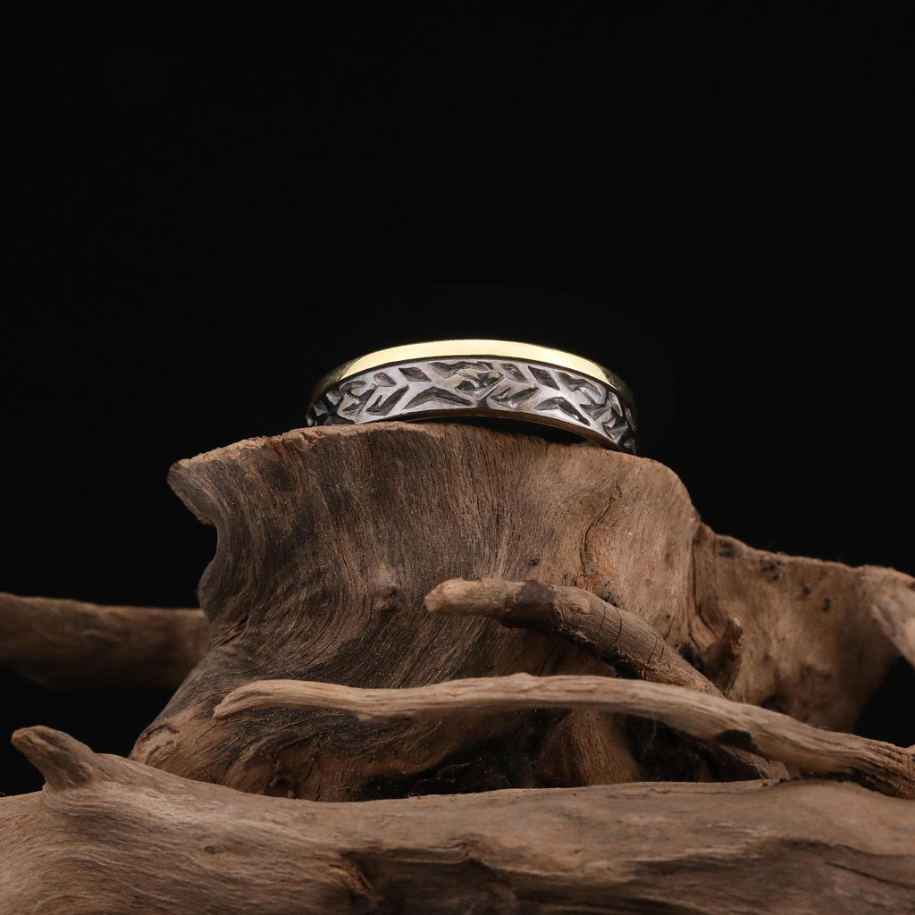Textured stripe band ring, grooved men’s ring, modern minimalist band ring, and handcrafted statement ring designed for those who are drawn to clean lines, structured patterns, and contemporary style. This striking ring features a textured striped surface with precise grooves, creating a look that feels modern, bold, and effortlessly refined.