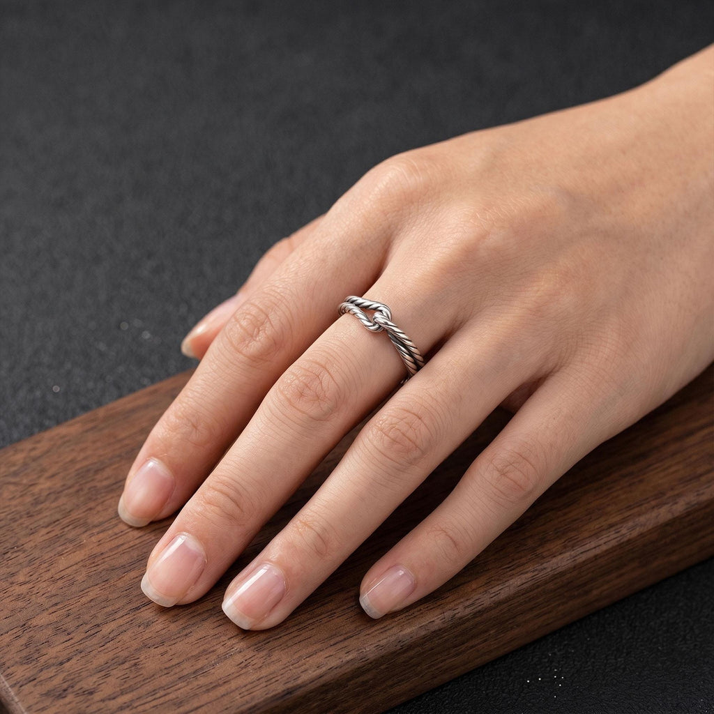 Twisted rope ring, rope band ring, rhodium plated silver ring, minimalist stacking ring, and modern jewelry designed for those who are drawn to texture, simplicity, and refined elegance. This striking ring features a delicate twisted rope design, enhanced with a bright rhodium finish that gives it a sleek, polished, and contemporary look. It is not a simple ring — it is a statement piece that blends subtle detail, clean form, and modern sophistic