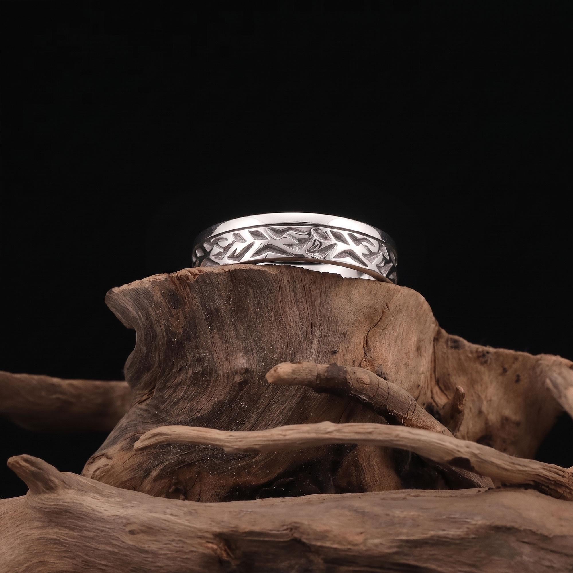 Textured Band Ring, Gold Plated Grooved Wedding Band, Rustic Hammered Ring for Men & Women