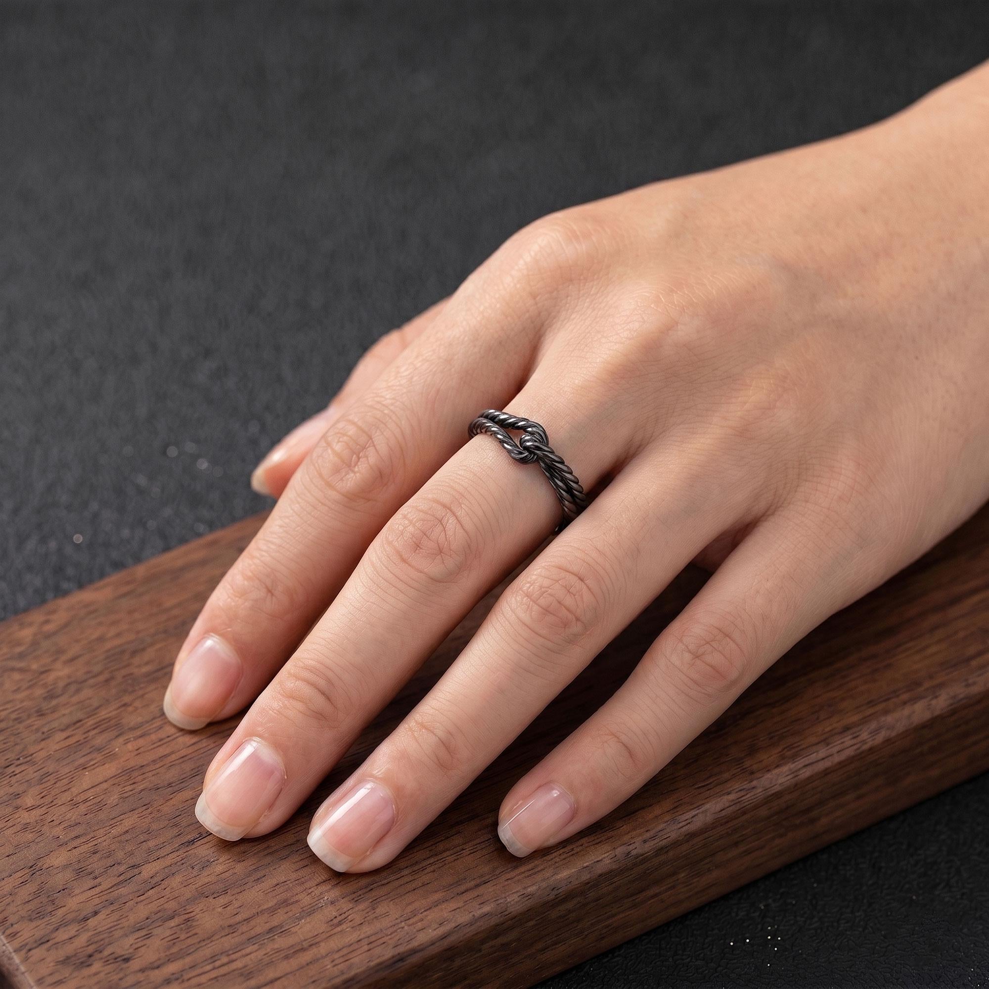 Twisted rope ring, rope band ring, rhodium plated silver ring, minimalist stacking ring, and modern jewelry designed for those who are drawn to texture, simplicity, and refined elegance. This striking ring features a delicate twisted rope design, enhanced with a bright rhodium finish that gives it a sleek, polished, and contemporary look. It is not a simple ring — it is a statement piece that blends subtle detail, clean form, and modern sophistic