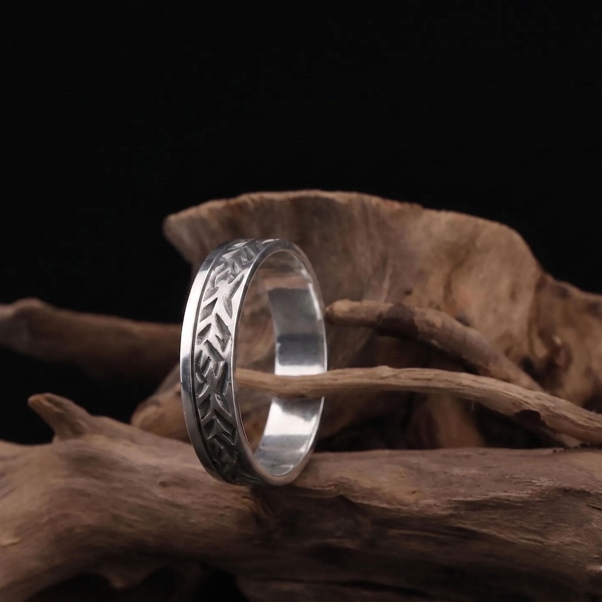 Textured Band Ring, Gold Plated Grooved Wedding Band, Rustic Hammered Ring for Men & Women